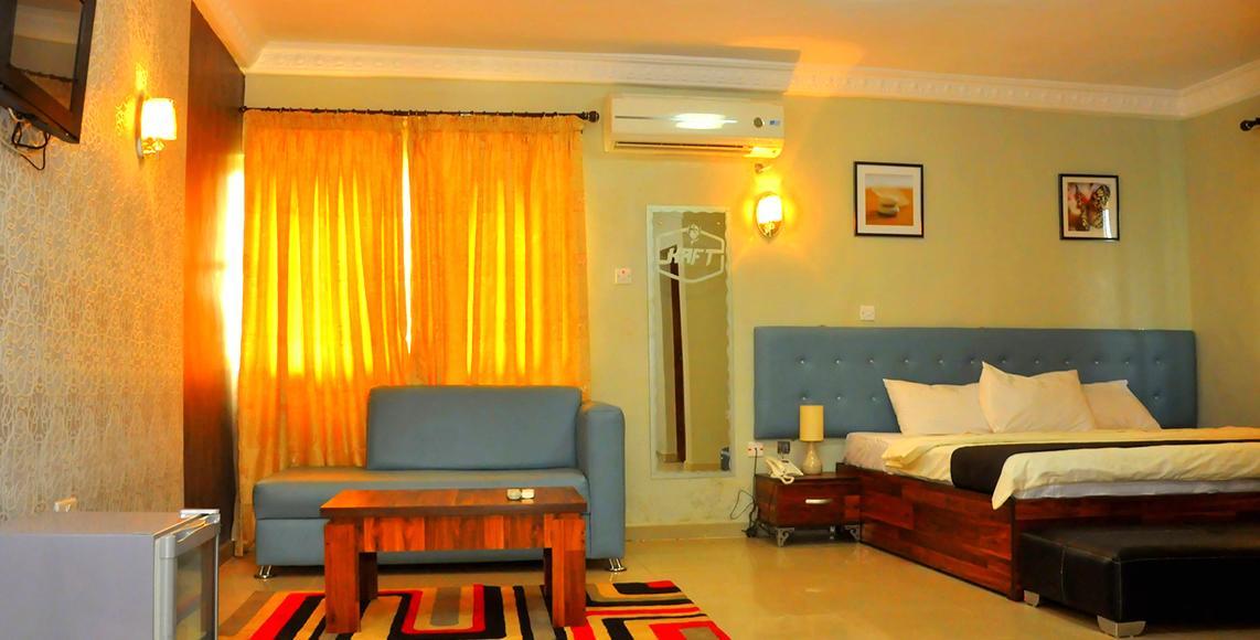 Royal Kaft Hotel Ikorodu Bagian luar foto